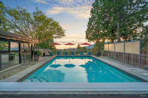 Seymour Private Bedroom, Ensuite Bathroom with Shared Pool, Hot Tub with Views